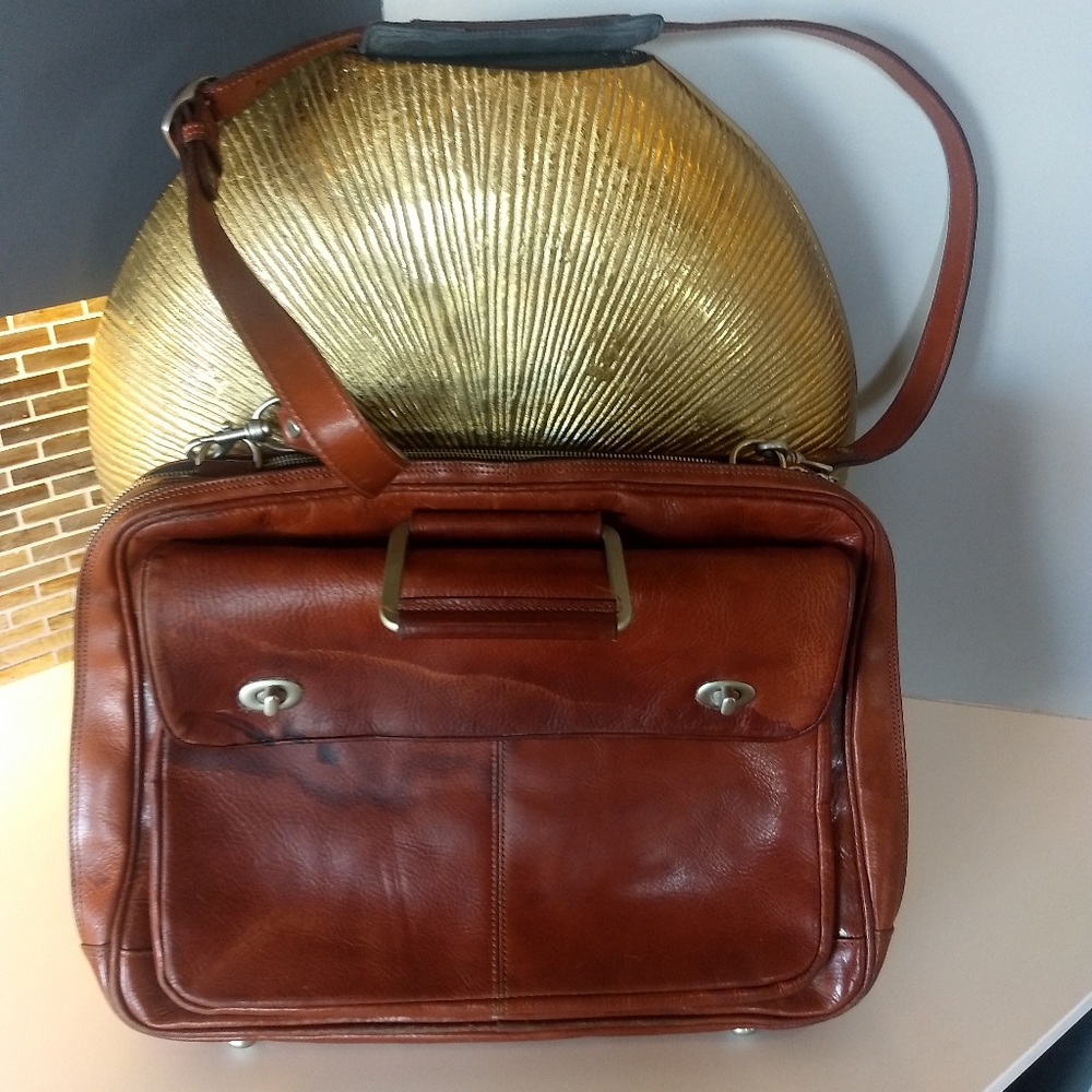 BRIEFCASE